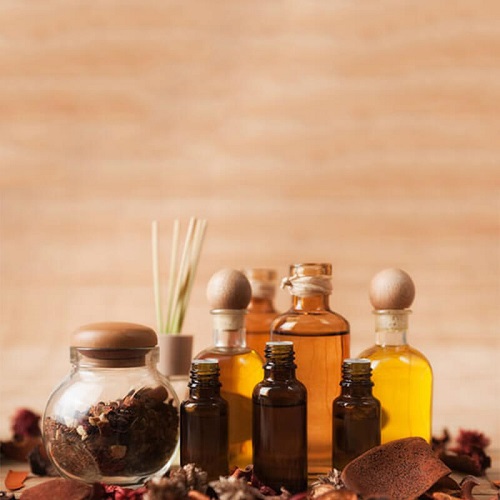 Tinh dầu trầm hương là gì? Tác dụng và cách sử dụng
